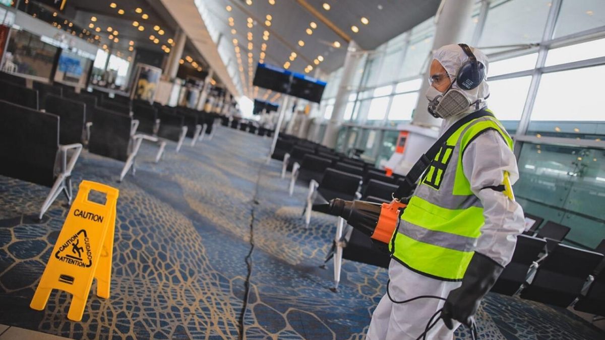 Protocolos de bioseguridad en aeropuertos y aerolíneas con pasajeros Protocolos de bioseguridad en aeropuertos y aerolíneas con pasajeros