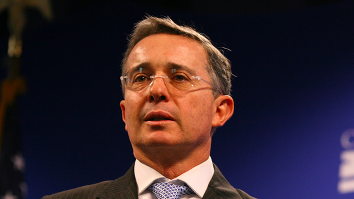 Álvaro Uribe Vélez Álvaro Uribe Vélez
