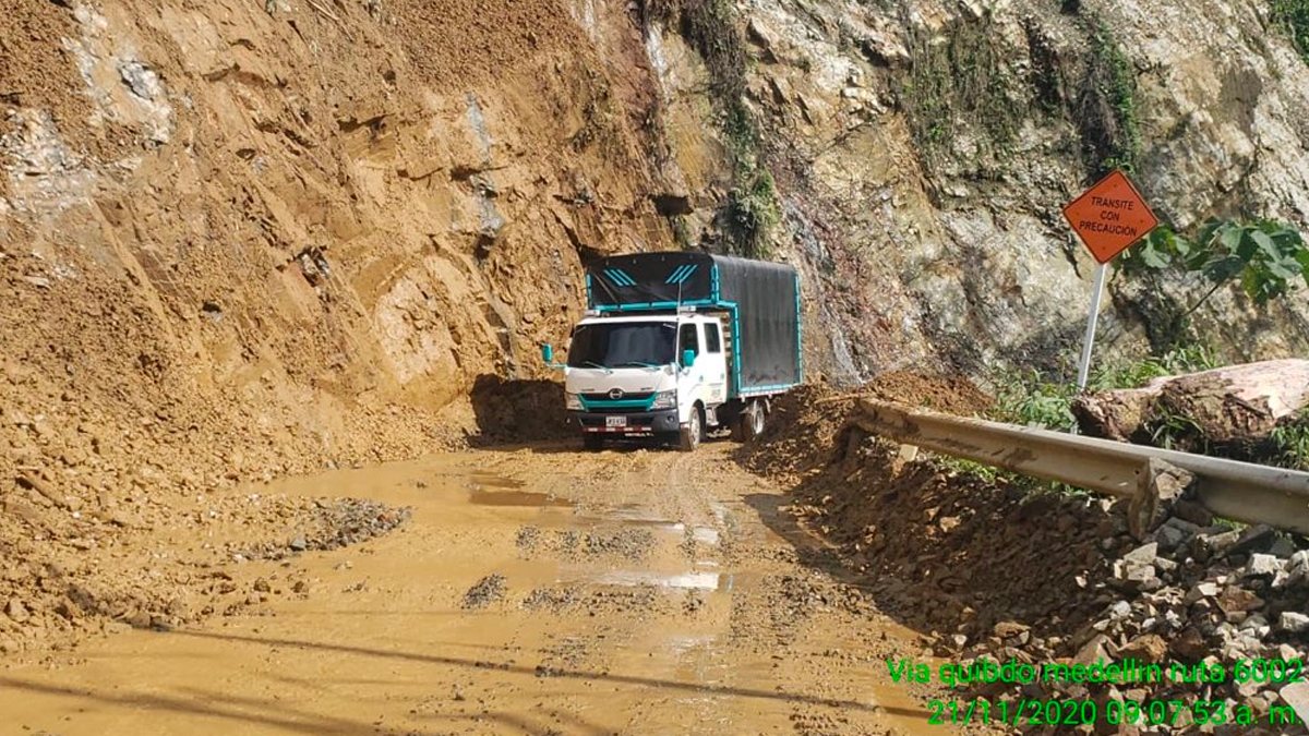 Vía Quibdó - Medellín Vía Quibdó - Medellín