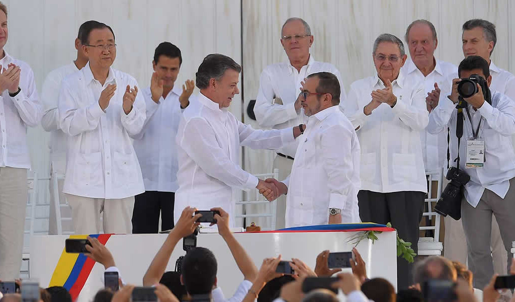 Timochenko le pide a Santos que salve el Acuerdo de Paz Timochenko le pide a Santos que salve el Acuerdo de Paz