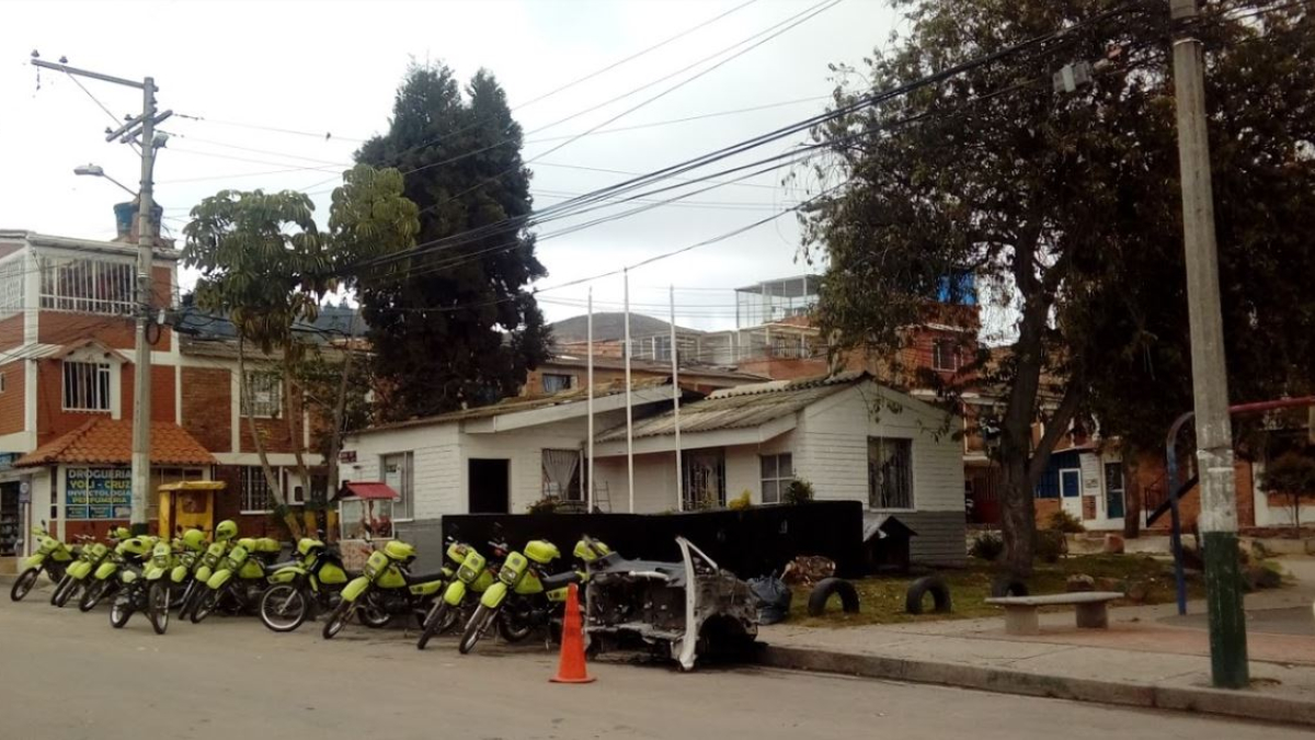 Casa por cárcel a policías imputados por incendio en CAI de Soacha