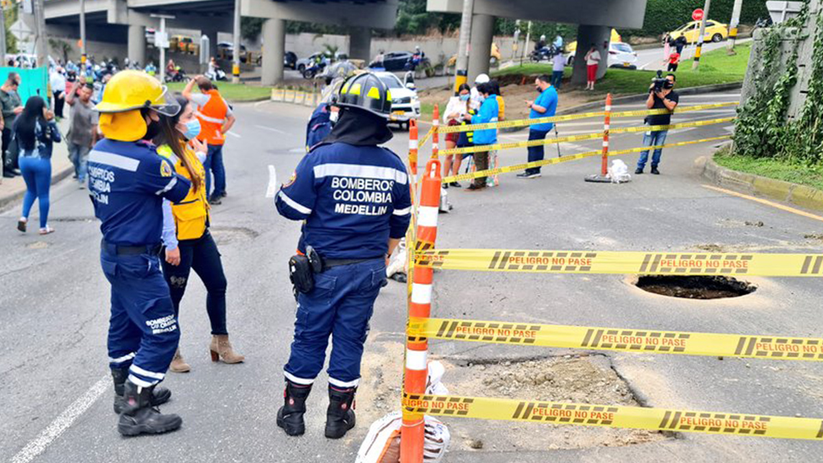 Cierre vía Las Palmas Cierre vía Las Palmas