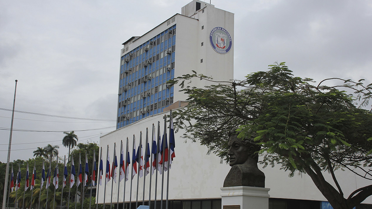 Diputados de la Asamblea Nacional de panamá se beneficiaron de las vacunas Diputados de la Asamblea Nacional de panamá se beneficiaron de las vacunas