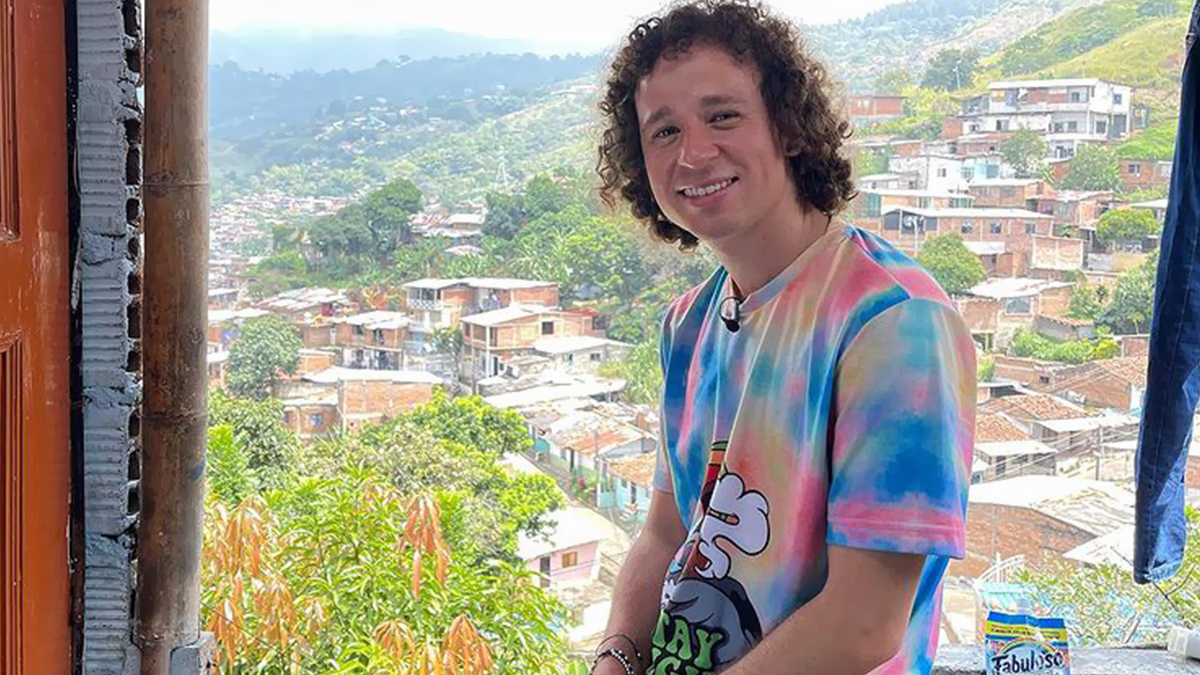 Luisito Comunica bailando salsa al ritmo del Grupo Niche Luisito Comunica bailando salsa al ritmo del Grupo Niche