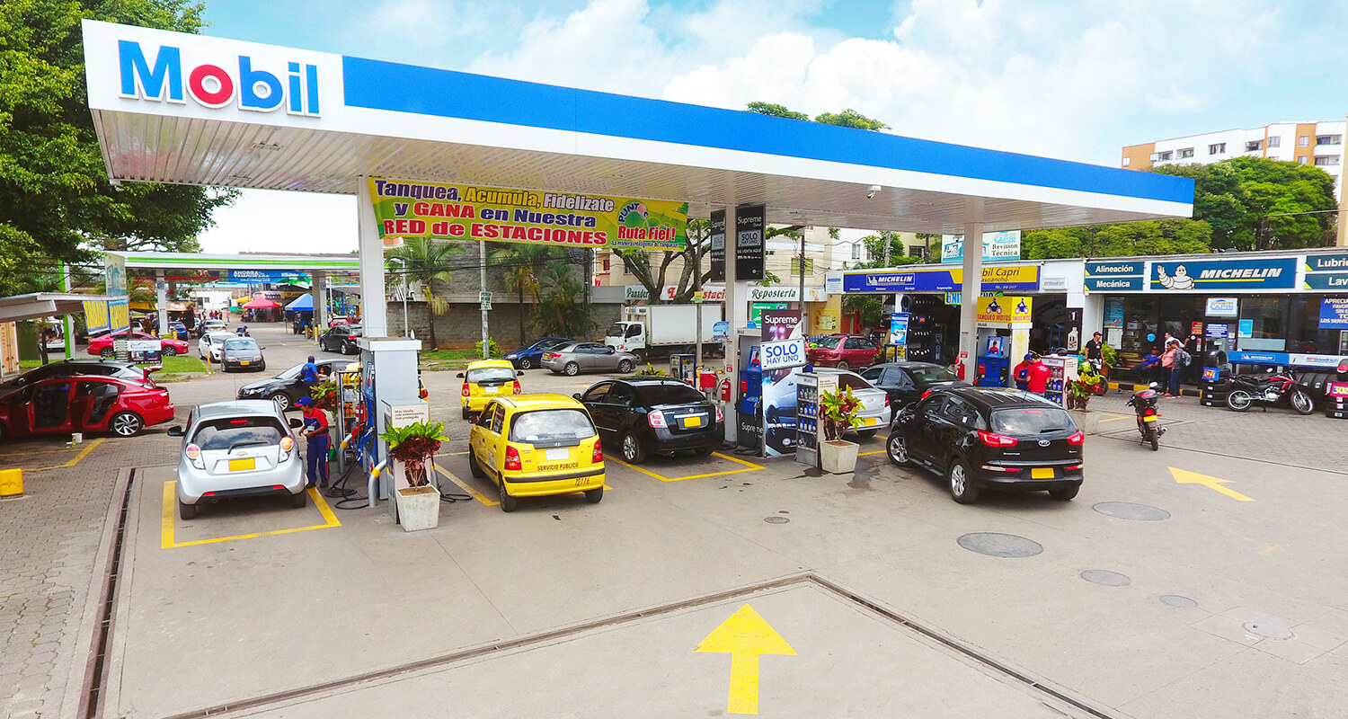 Cali se quedaría sin víveres, gasolina y agua por paro camionero Cali se quedaría sin víveres, gasolina y agua por paro camionero