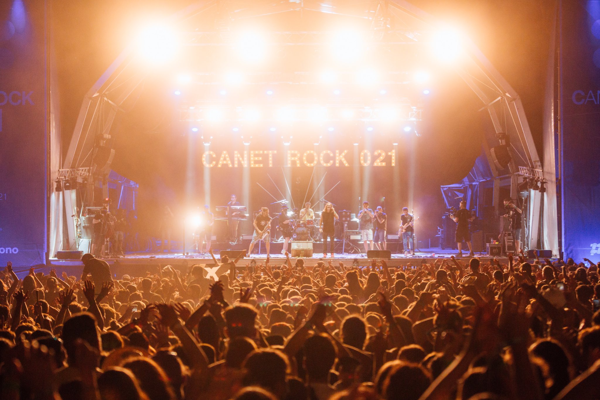 Más de dos mil personas contagiadas en festivales musicales en España. Festivales de música generan miles de contagios de covid en España