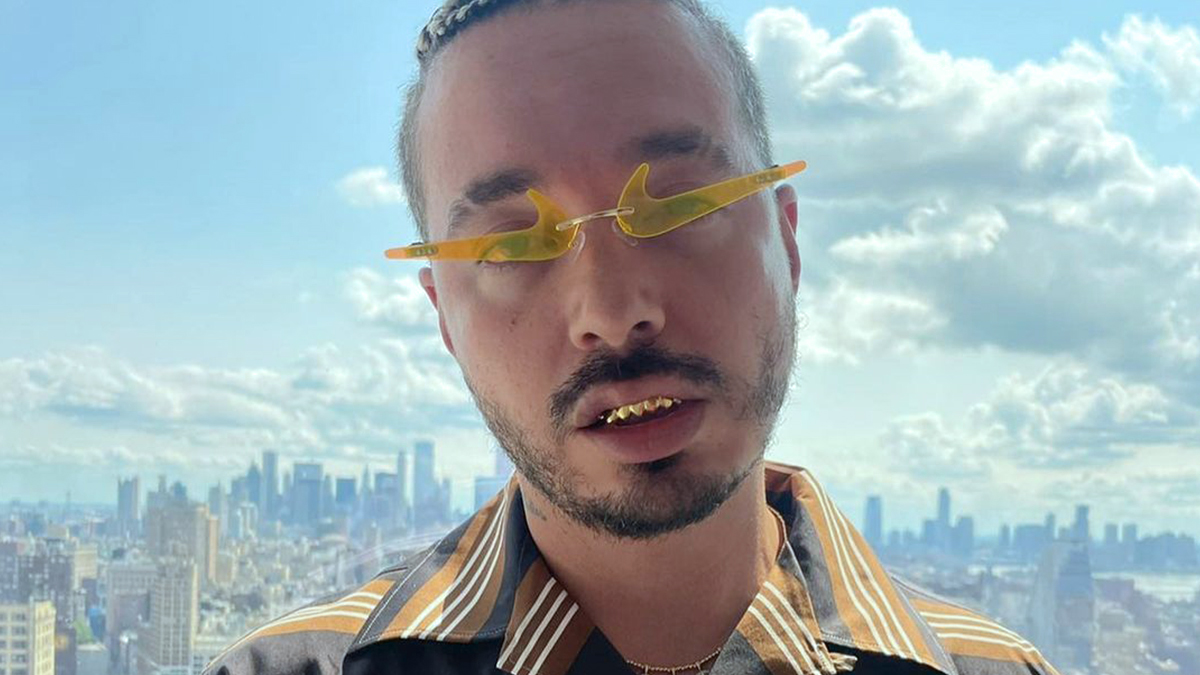 j-balvin-bajan-video-perra j-balvin-bajan-video-perra