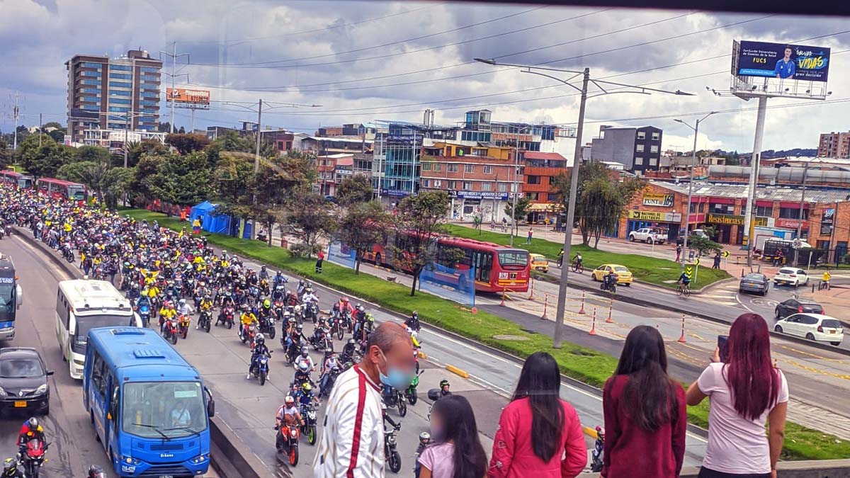 marcha de moteros en Bogotá