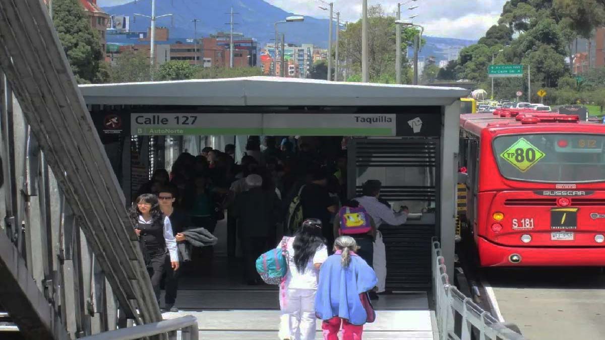  Estación de Transmilenio Calle 127 reabre sus puertas al público