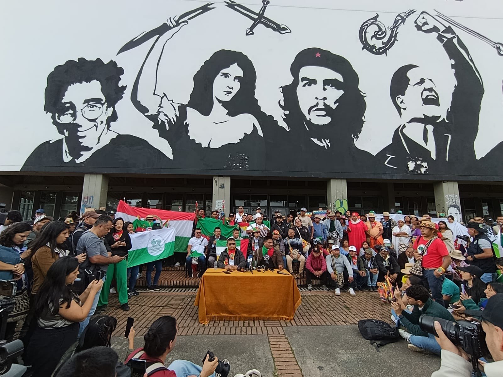 Indígenas-se-toman-Universidad-Nacional Indígenas-se-toman-Universidad-Nacional
