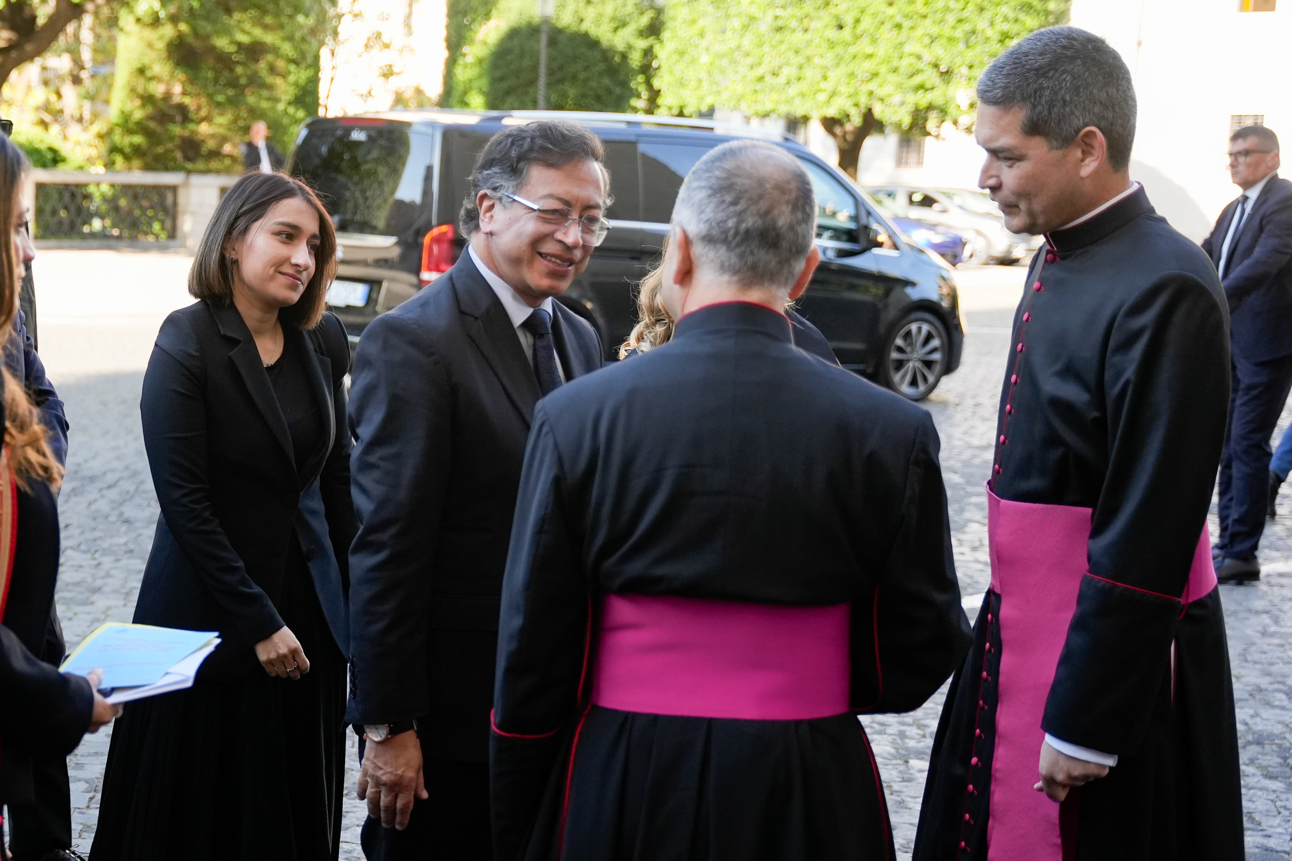 gustavo-petro-papa-leon