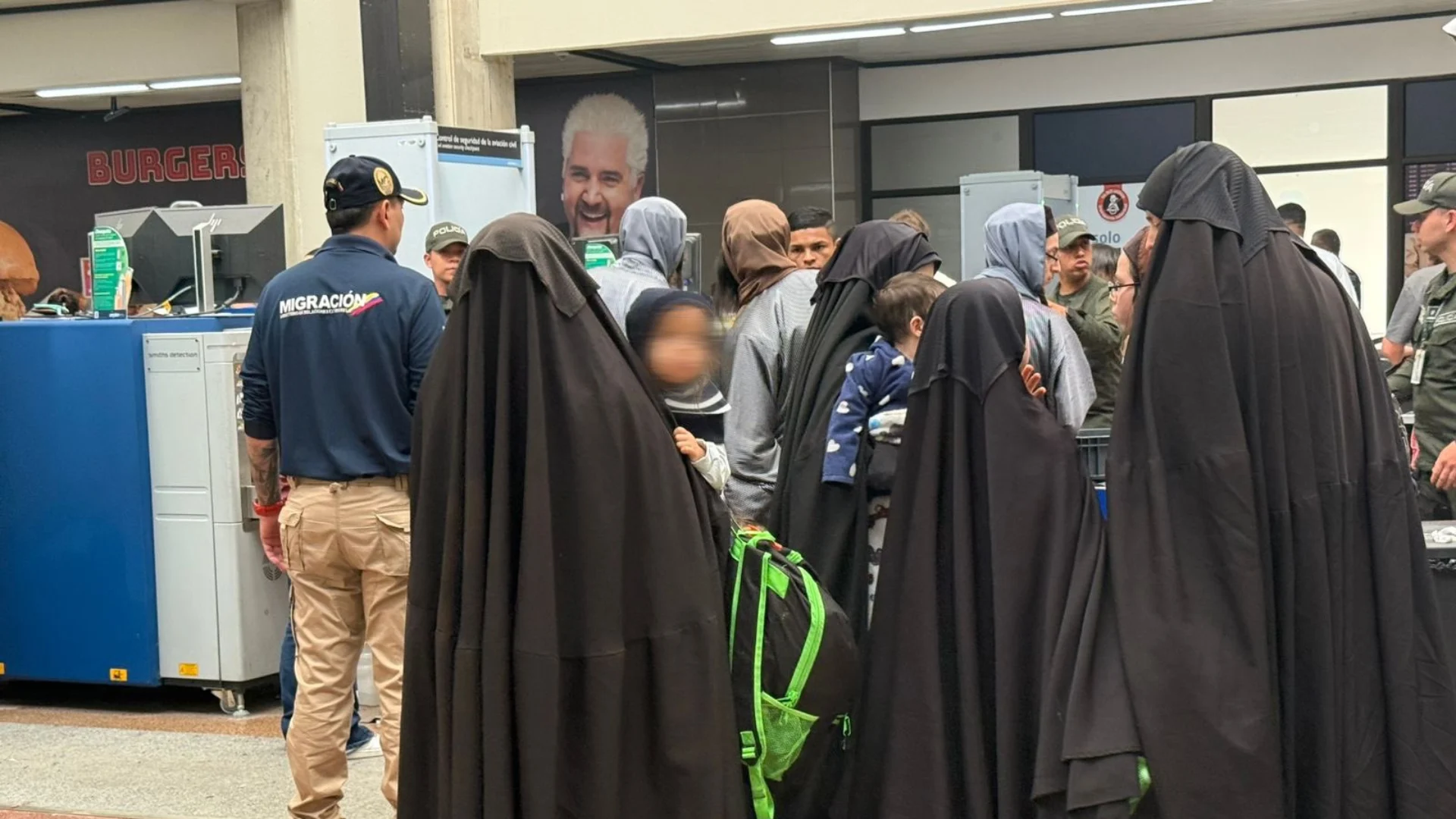 Migración expulsó del país a nueve integrantes de la secta Lev Tahor