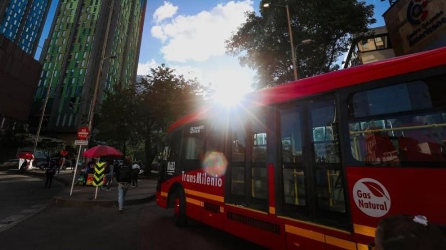Bogotá activa rutas especiales de TransMilenio para Navidad 2025.