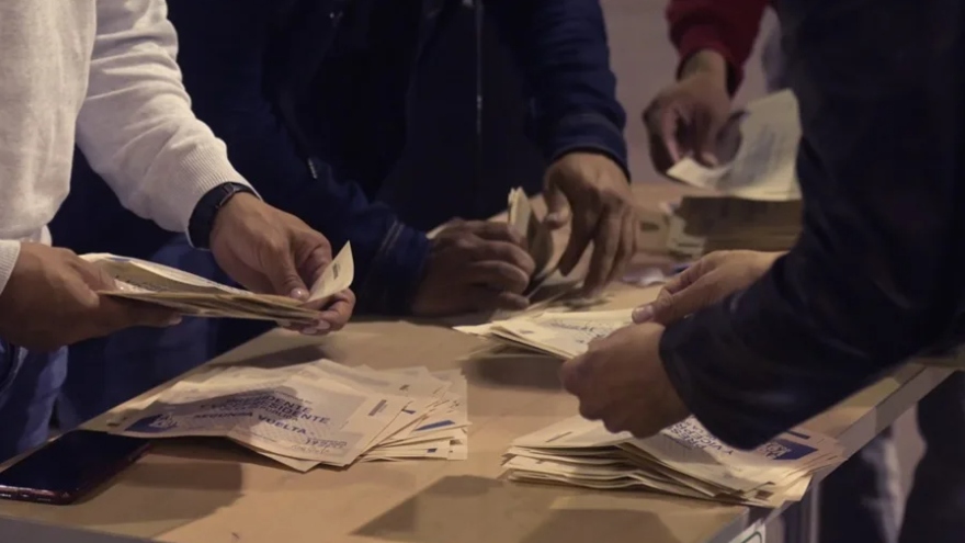 Conteo de votos en elecciones.
