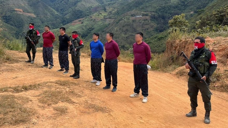 Tras más de dos semanas en cautiverio, cinco uniformados fueron liberados por el ELN en Norte de Santander.