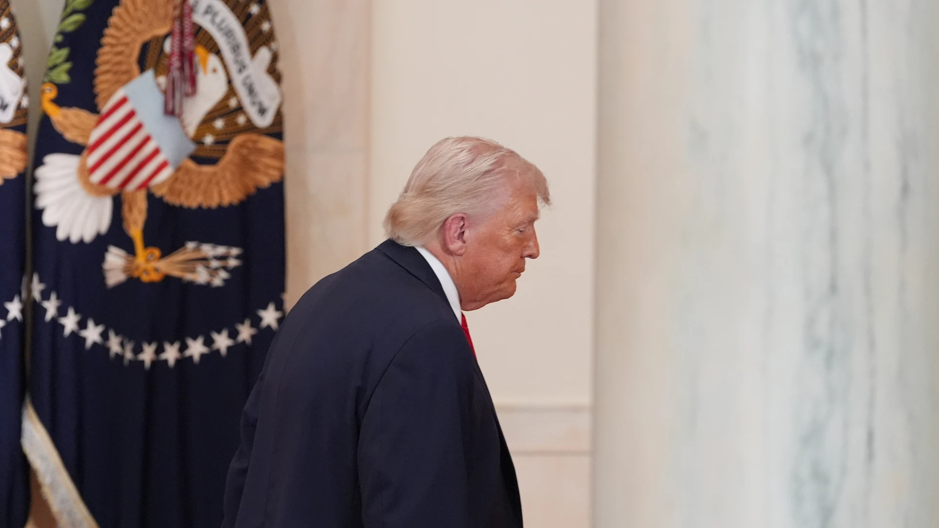 Trump amenaza a Irán con "desatar el infierno" si no reabre Ormuz