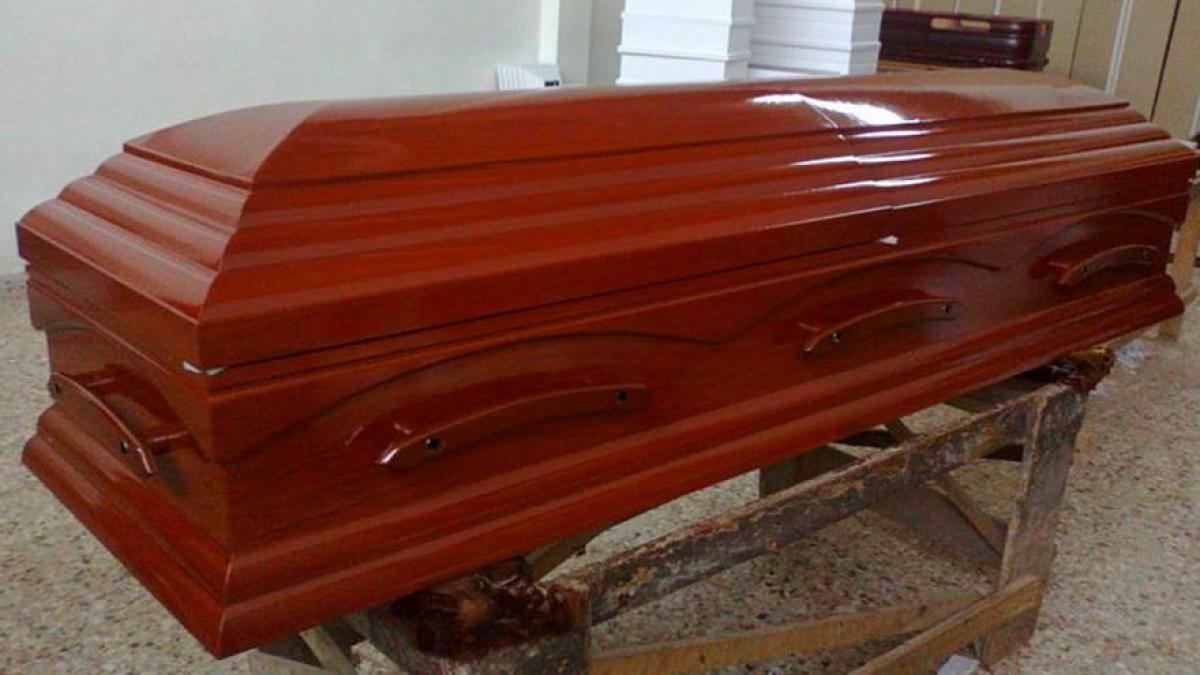 investigan a funerarias por cobros