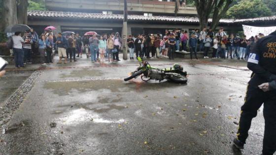 queman moto Policía noticias Medellín Barranquilla