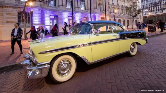Desfile Nacional de Autos Clásicos y Antiguos en Bogotá