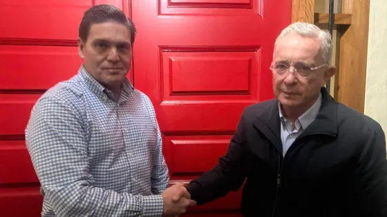 Álvaro Uribe y Juan Carlos Pinzón