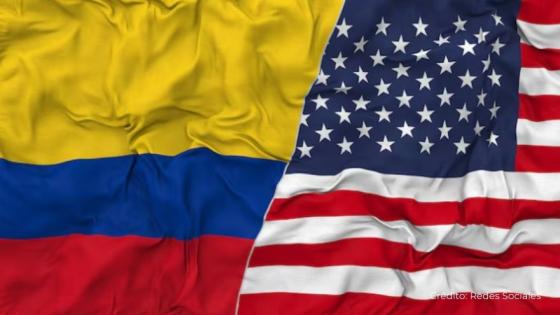 Banderas de Colombia y Estados Unidos.