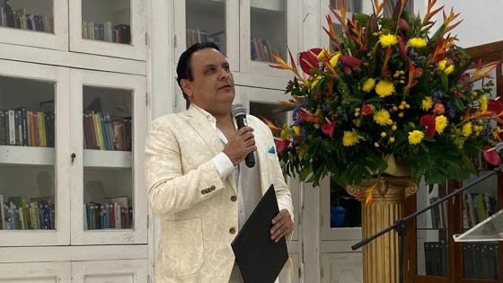 Boris García condecorado por la Universidad de Cartagena