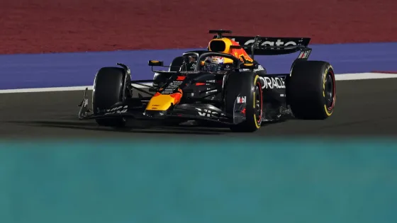 Verstappen, sexto en la clasificación, alerta: "La carrera será un ejercicio de supervivencia" por los problemas de su Red Bull, complicando su lucha por el título.Verstappen, sexto en la clasificación, alerta: "La carrera será un ejercicio de supervivencia" por los problemas de su Red Bull, complicando su lucha por el título.