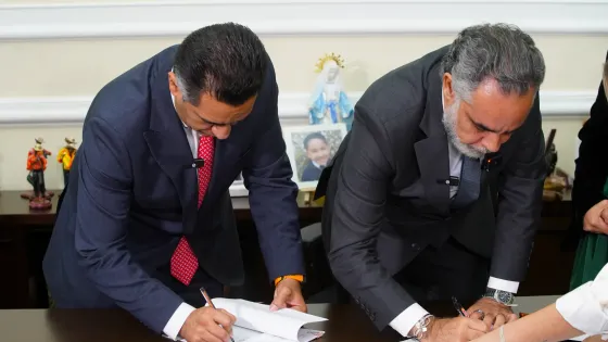 El Ministro de Interior, Armando Benedetti y el Ministerio de Justicia, Andrés Idárraga