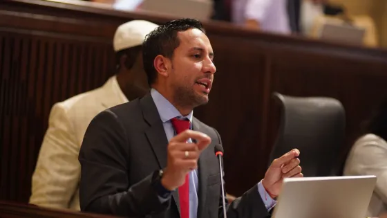 Renuncia de Julián David López a La U: ¿Qué pasa con su curul?