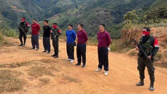 Tras más de dos semanas en cautiverio, cinco uniformados fueron liberados por el ELN en Norte de Santander.