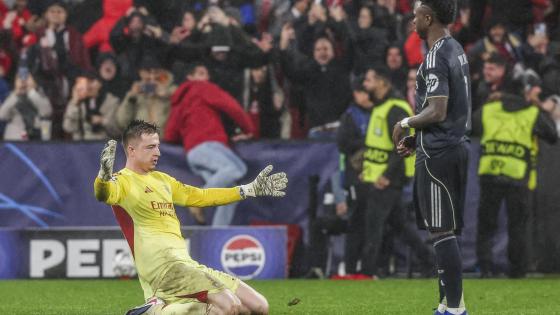 Benfica's goalkeeper Anatoliy Trubin (L) celebrates scoring the 4-2 goal during the UEFA Champions League soccer match between SL Benfica and Real Madrid, in Lisbon, Portugal, 28 January 2026.
