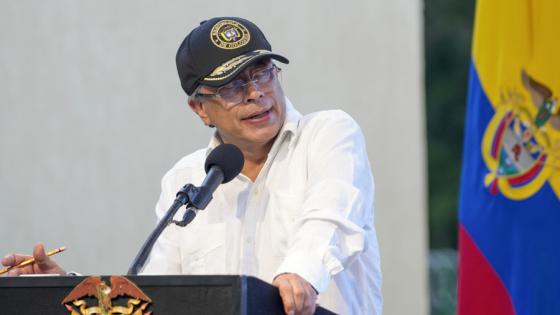 Gustavo Petro Ecuador