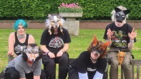 Jóvenes identificados como therians.