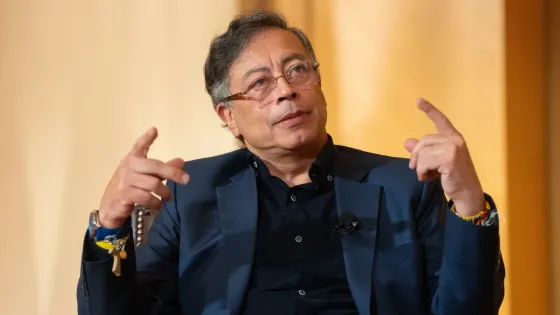 Petro critica a la OEA por no frenar misiles de EEUU en Caracas