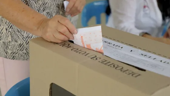 ¿Qué pasa con cada voto después de ser depositado en la urna?