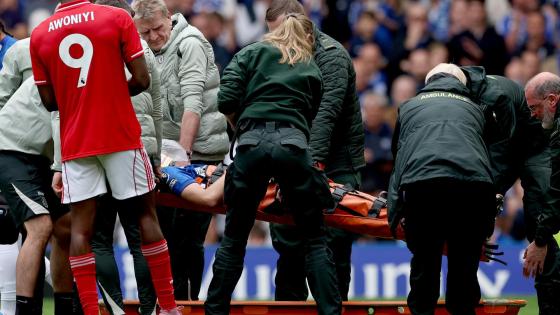 Jesse Derry, jugador del Chelsea que salió lesionado. 