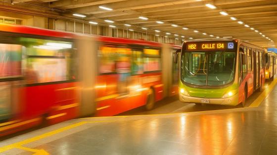 Tráfico y ajuste de TransMilenio en Bogotá hoy
