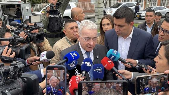 Alvaro uribe en audiencia de la Fiscalia 