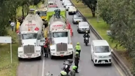 Trancón monumental en la calle 26: derrame de aceite afecta el paso al Aeropuerto