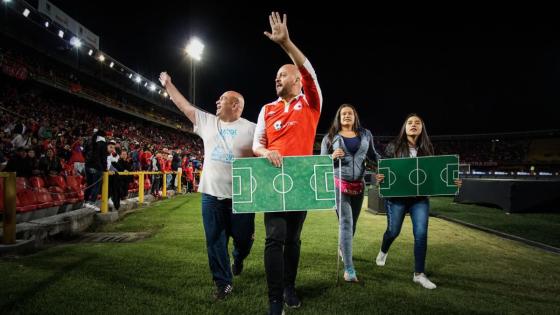 César Daza, hincha de Independiente Santa Fe Cumpleaños 79 de Santa Fe, César Daza