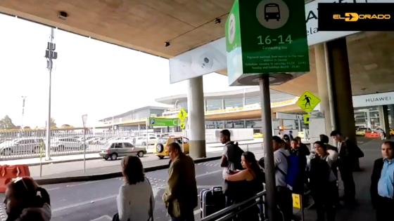 Captura video Aeropuerto El Dorado Twitter: @BOG_ELDORADO Colombianos deportados de EE. UU.