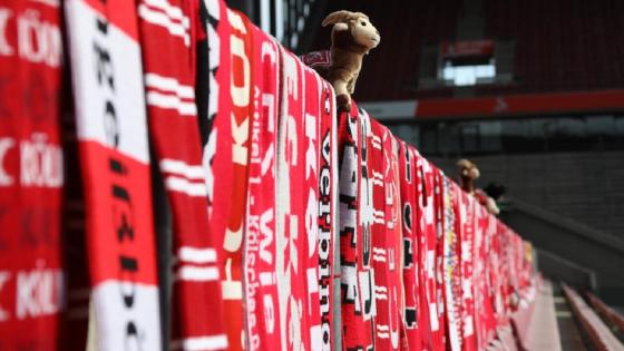 muñecas inflables y camisetas en los estadios 