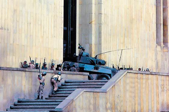 JEP deja libre a general condenado por el caso del Palacio de Justicia JEP deja libre a general condenado por el caso del Palacio de Justicia