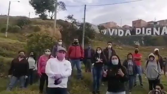 Alcaldía responde quién es la mujer encapuchada que daba la orden de demoler las casas en Ciudad Bolivar Alcaldía responde quién es la mujer encapuchada que daba la orden de demoler las casas en Ciudad Bolivar