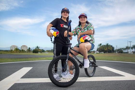 Liz y Queen Villegas BMX Freestyle