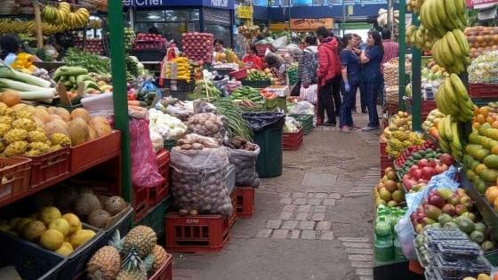 Confirman nueve casos de coronavirus en la plaza de Paloquemao Confirman nueve casos de coronavirus en la plaza de Paloquemao