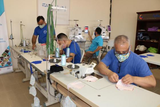 presos panameños hacen tapabocas presos panameños hacen tapabocas