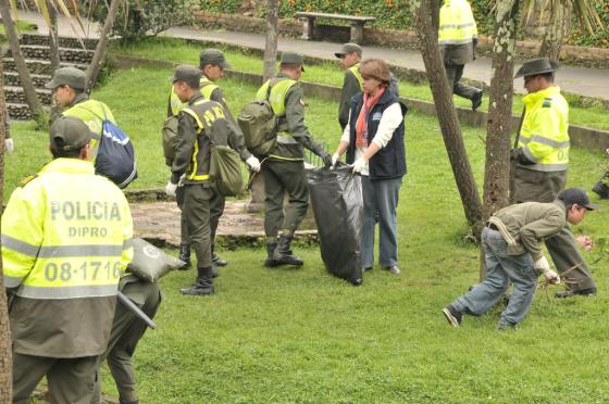 Policía y ecosistema