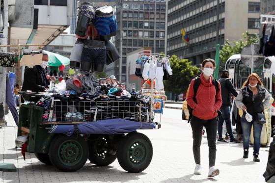Reabre comercio no esencial en Bogota 