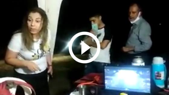 Escandalosa pelea de familia que salió de paseo y fue detenida Escandalosa pelea de familia que salió de paseo y fue detenida